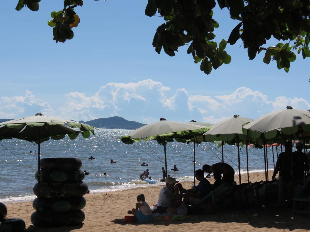 Jomtien Plaza Suite Apartments 객실 사진