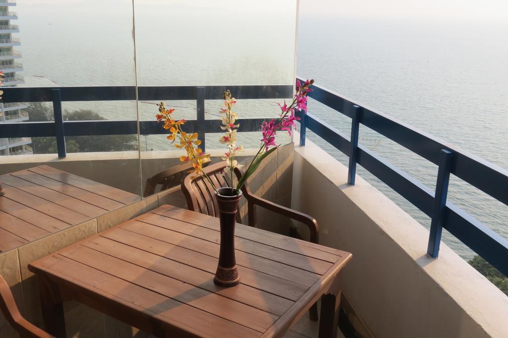 Jomtien Plaza Suite Apartments 객실 사진
