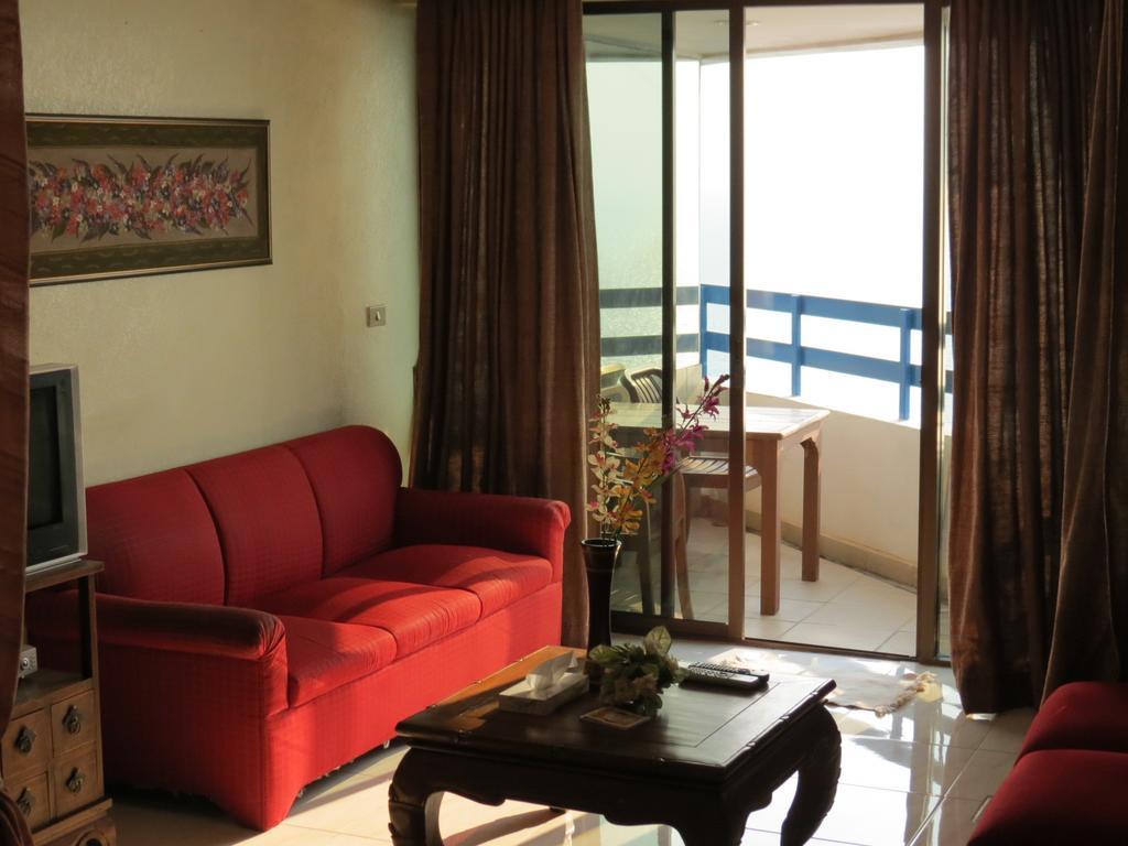 Jomtien Plaza Suite Apartments 객실 사진